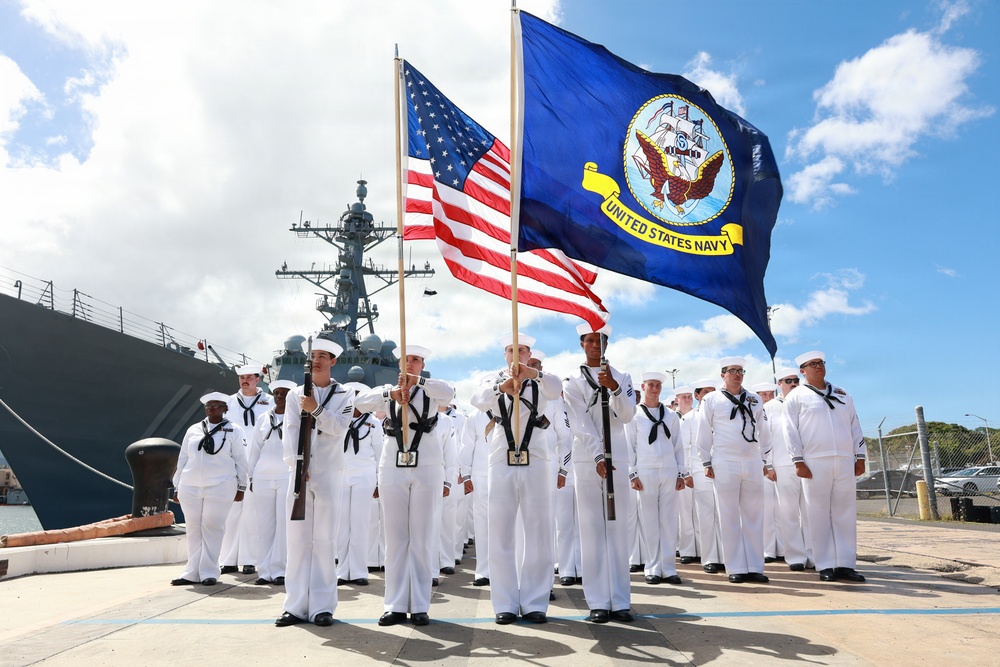 USS Wayne E. Meyer Holds Change of Command Ceremony