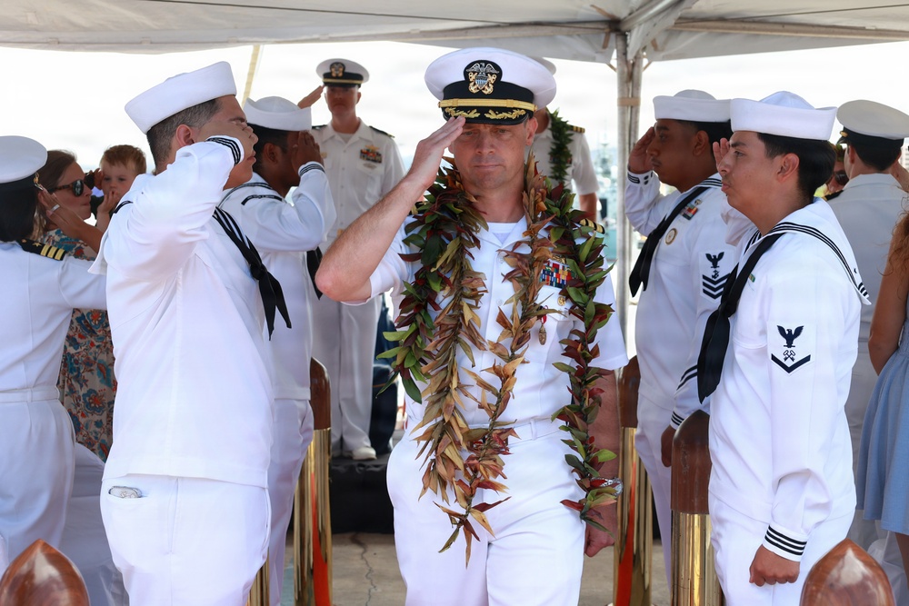 USS Wayne E. Meyer Holds Change of Command Ceremony