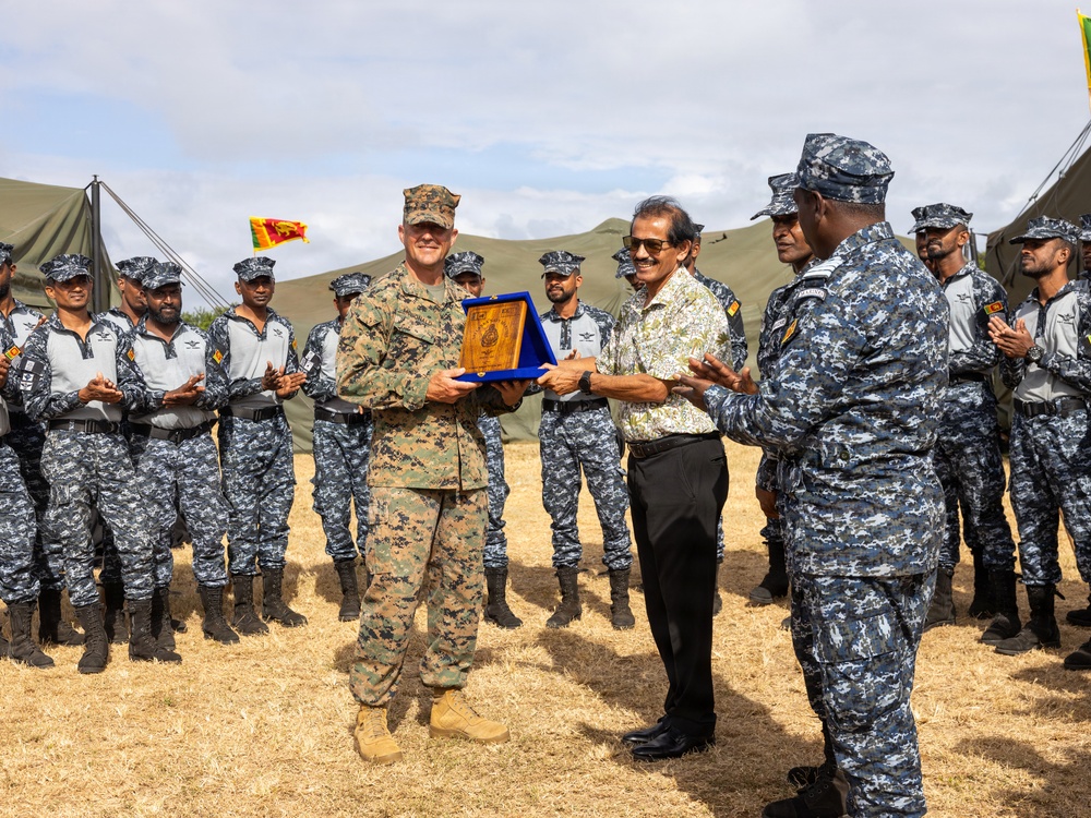 Sri Lankan honorary consulate visits 15th MEU command, Sri Lanka Marines during RIMPAC 26