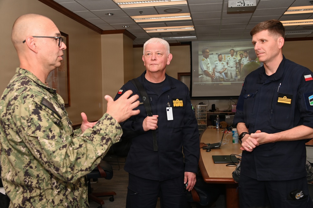 Inspector for the Navy of the Republic of Poland Vice Adm. Jarosław Ziemiański visits RIMPAC 2026 CJIB
