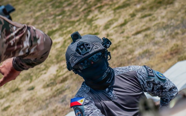 Multinational EOD technicians conduct HRST training during RIMPAC 26