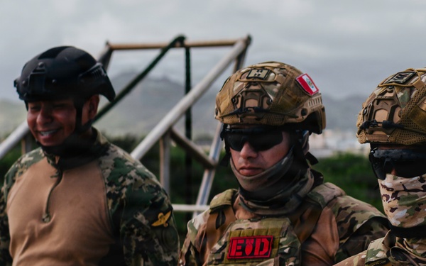 Multinational EOD technicians conduct HRST training during RIMPAC 26