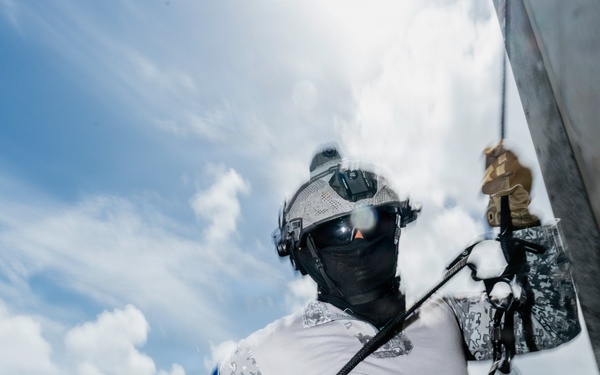 Multinational EOD technicians conduct HRST training during RIMPAC 26