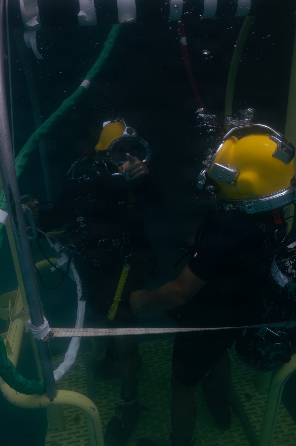 U.S. Navy, Royal New Zealand Navy, Royal Canadian Navy, Peruvian Navy, Mexican Navy divers conduct familiarization dives during RIMPAC 2026