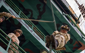 U.S. and Royal Thai Navy EOD teams perform fast rope maneuvers at CARAT 2026