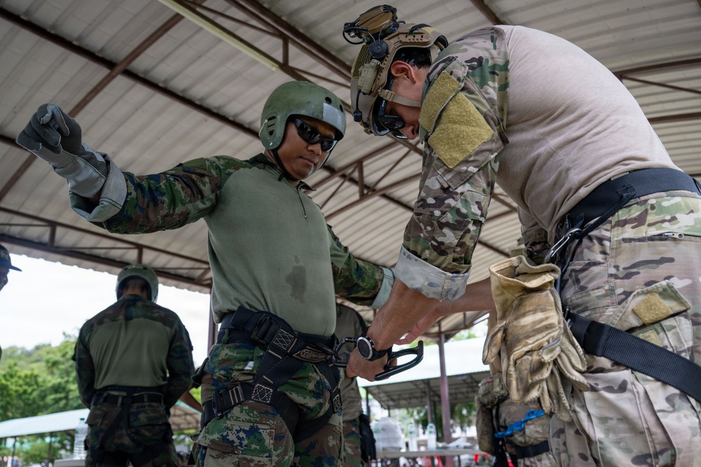 EODMU 5 conducts rappelling exercise with the Royal Thai Navy during CARAT 2026