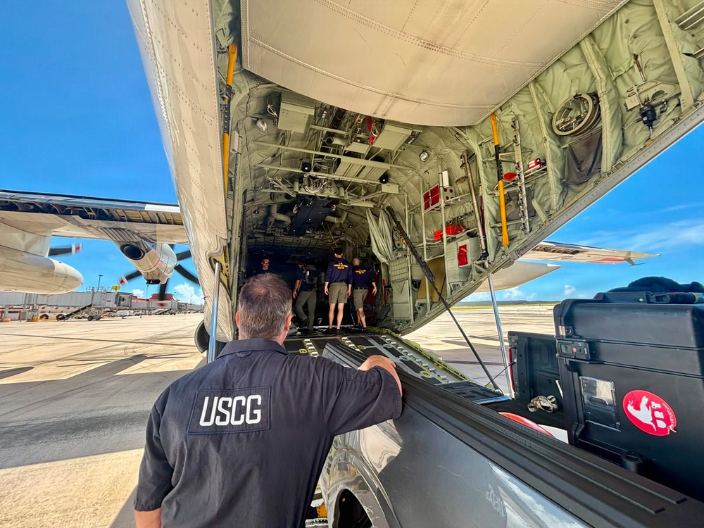 U.S. Coast Guard dive team arrives to Saipan to begin work on aids