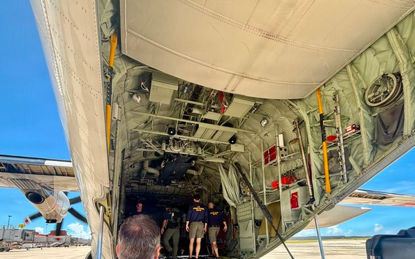 U.S. Coast Guard dive team arrives to Saipan to begin work on aids