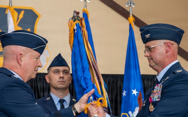 374th Airlift Wing welcomes new commander