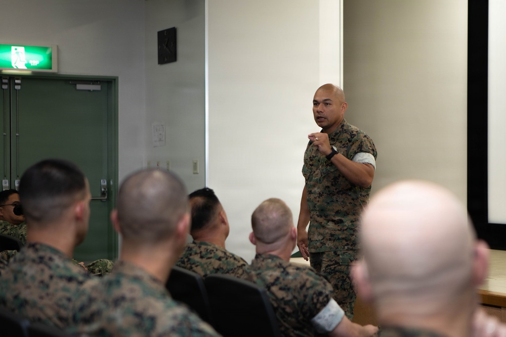 MCIPAC Sgt. Maj. Speaks with MCAS Iwakuni Marines and Sailors