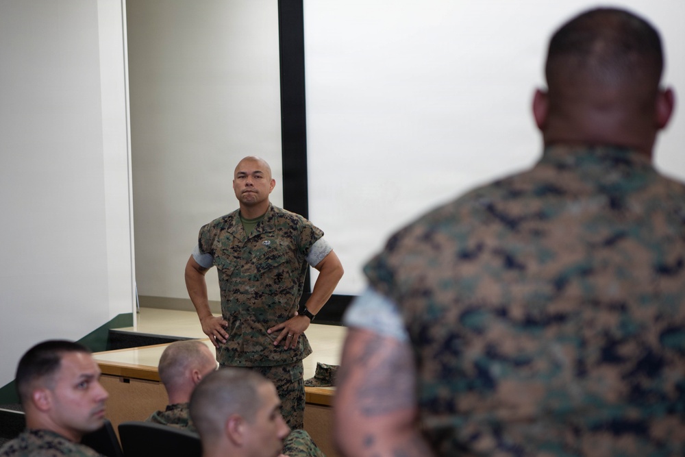 MCIPAC Sgt. Maj. Speaks with MCAS Iwakuni Marines and Sailors