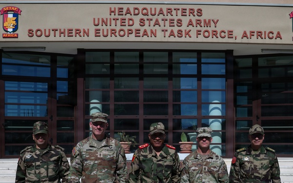 Royal Moroccan Armed Forces Maj. Gen. Mohsine Bensdira meets with SETAF-AF leaders