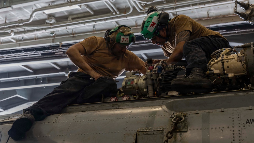 Abraham Lincoln Conducts Aircraft Maintenance