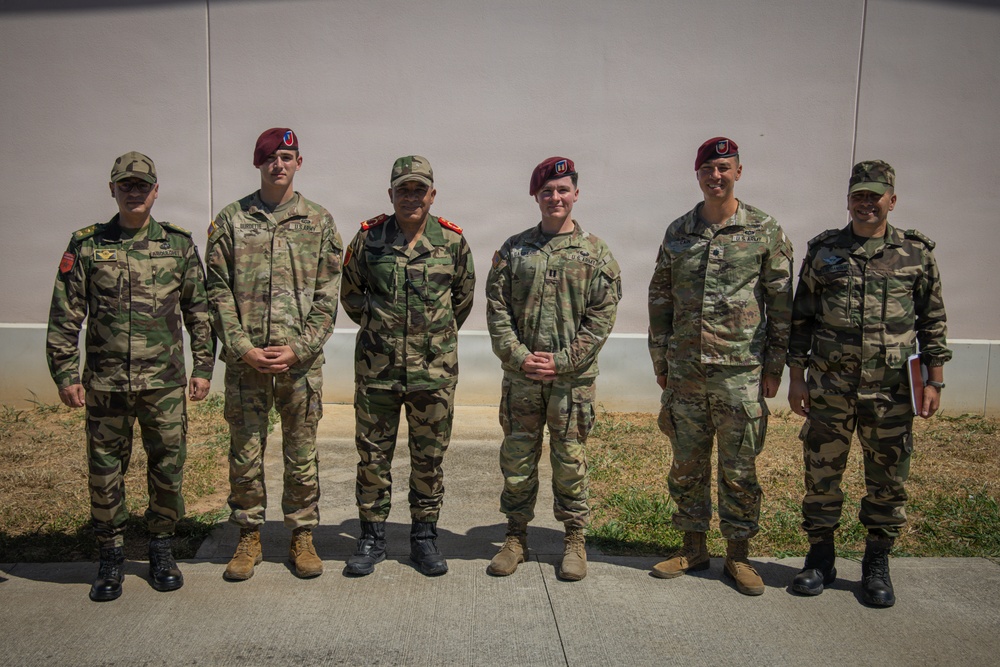 Royal Moroccan Armed Forces Maj. Gen. Mohsine Bensdira meets with SETAF-AF leaders