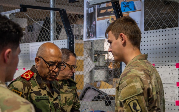 Royal Moroccan Armed Forces Maj. Gen. Mohsine Bensdira meets with SETAF-AF leaders