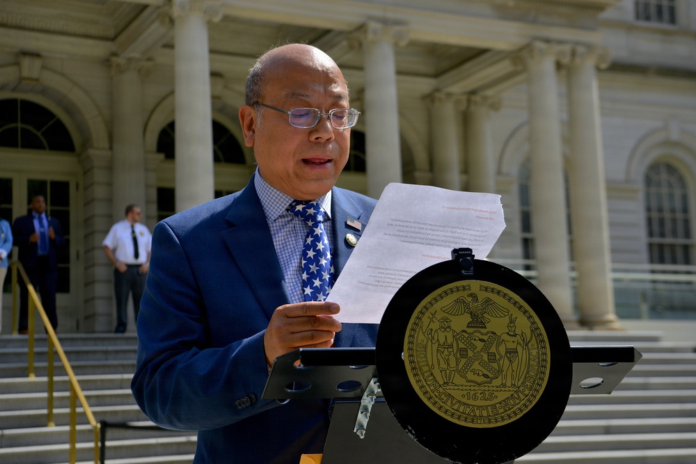 Recruiters host Joint Oath of Enlistment, Drill Team Performance at City Hall