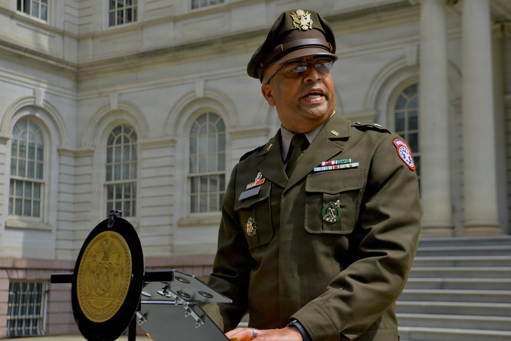 Recruiters host Joint Oath of Enlistment, Drill Team Performance at City Hall