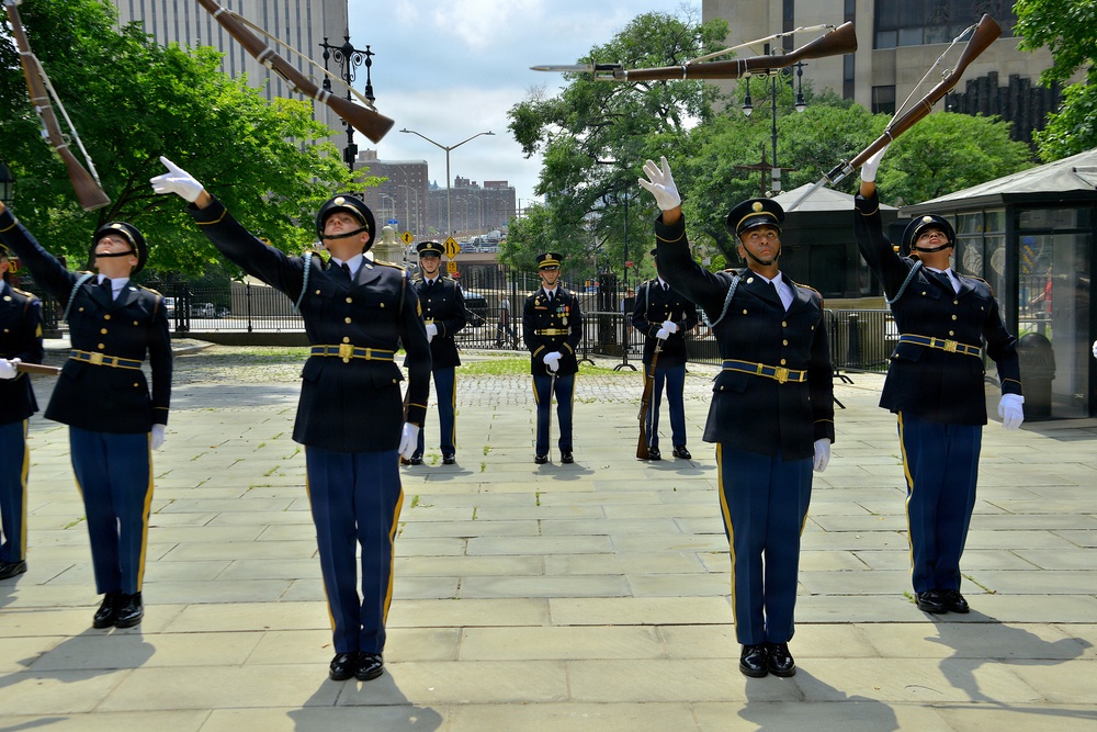 Recruiters host Joint Oath of Enlistment, Drill Team Performance at City Hall