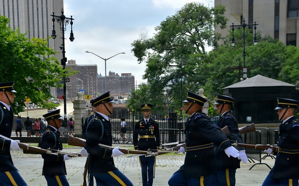 Recruiters host Joint Oath of Enlistment, Drill Team Performance at City Hall