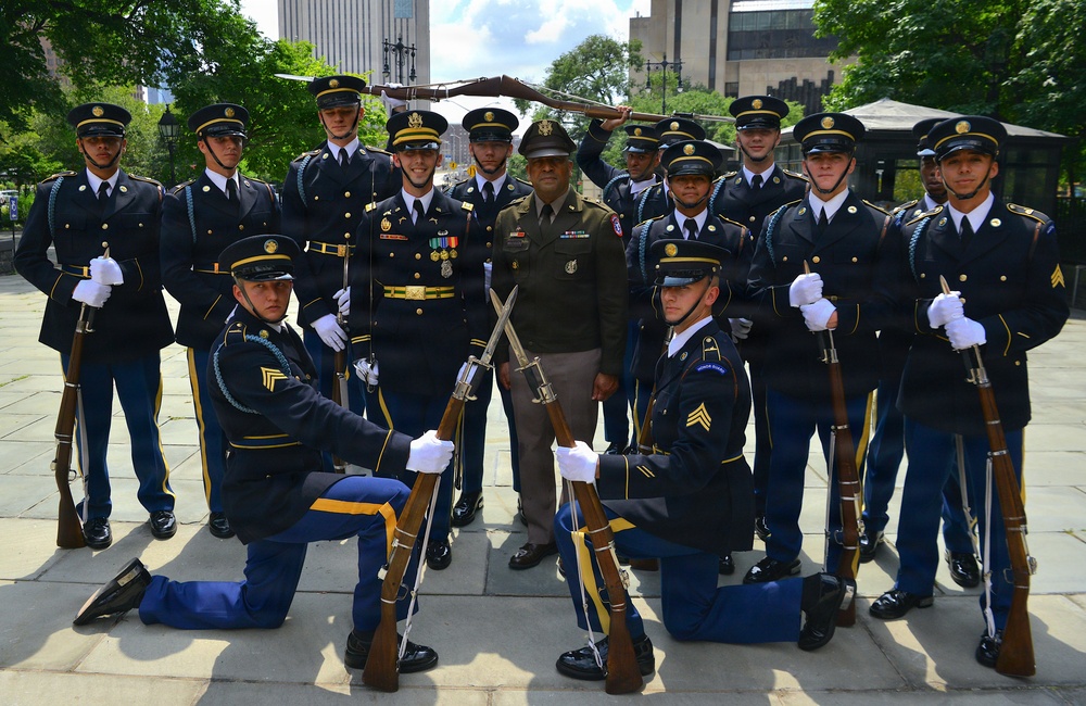 Recruiters host Joint Oath of Enlistment, Drill Team Performance at City Hall