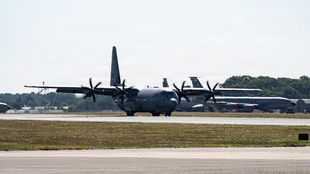 37 AS C-130 exercises at RAF Mildenhall