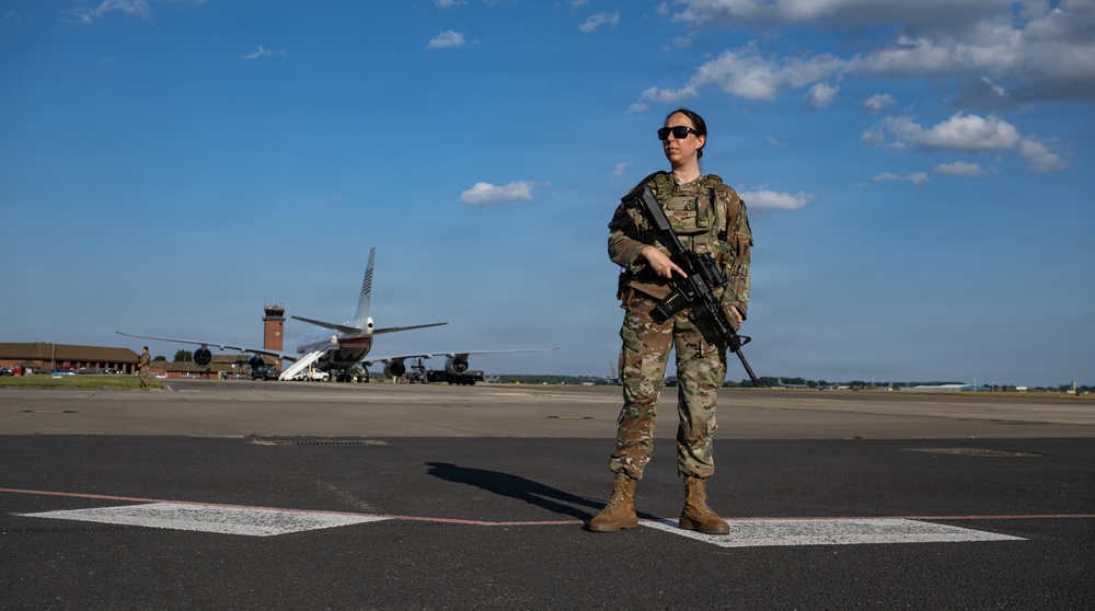 New Air Force One stops at RAF Mildenhall