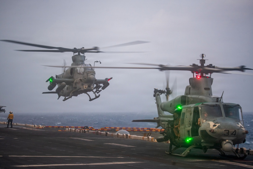 USS Boxer, 11th MEU Conduct Flight Operations