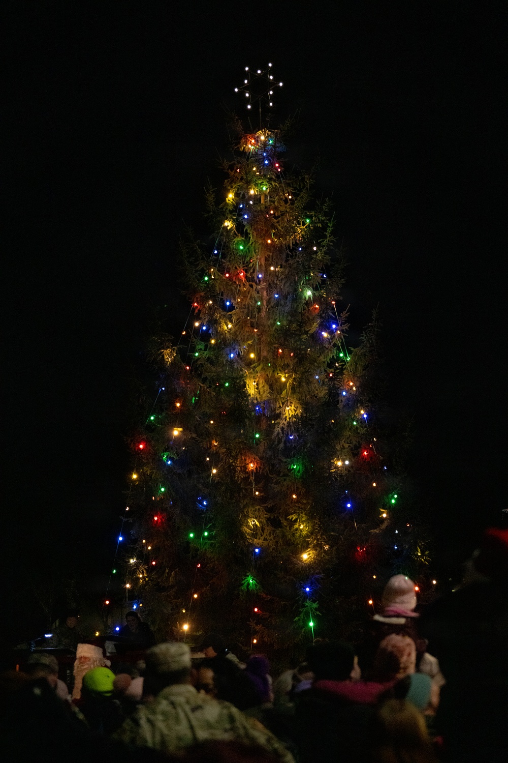 Tower Barracks kicks off holiday season with tree lighting