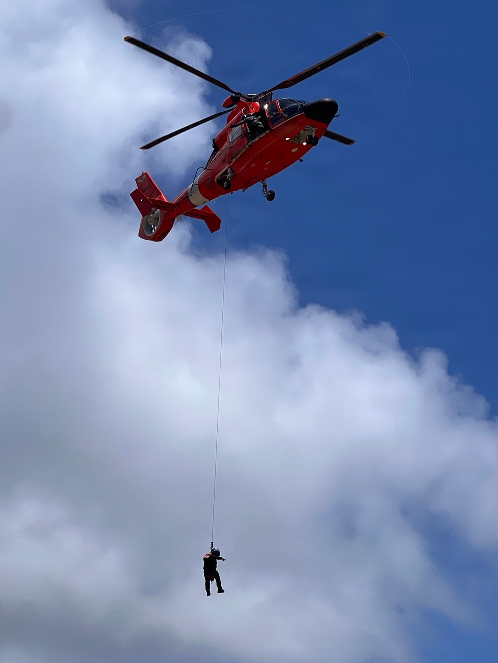 Philippine Coast Guard strengthens disaster response capability through intensive urban search and rescue and air evacuation training during RIMPAC 2026