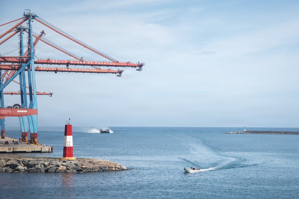 LCF-24: USS San Antonio Ports in La Guaira, Venezuela