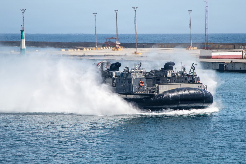 LCF-24: USS San Antonio Ports in La Guaira, Venezuela