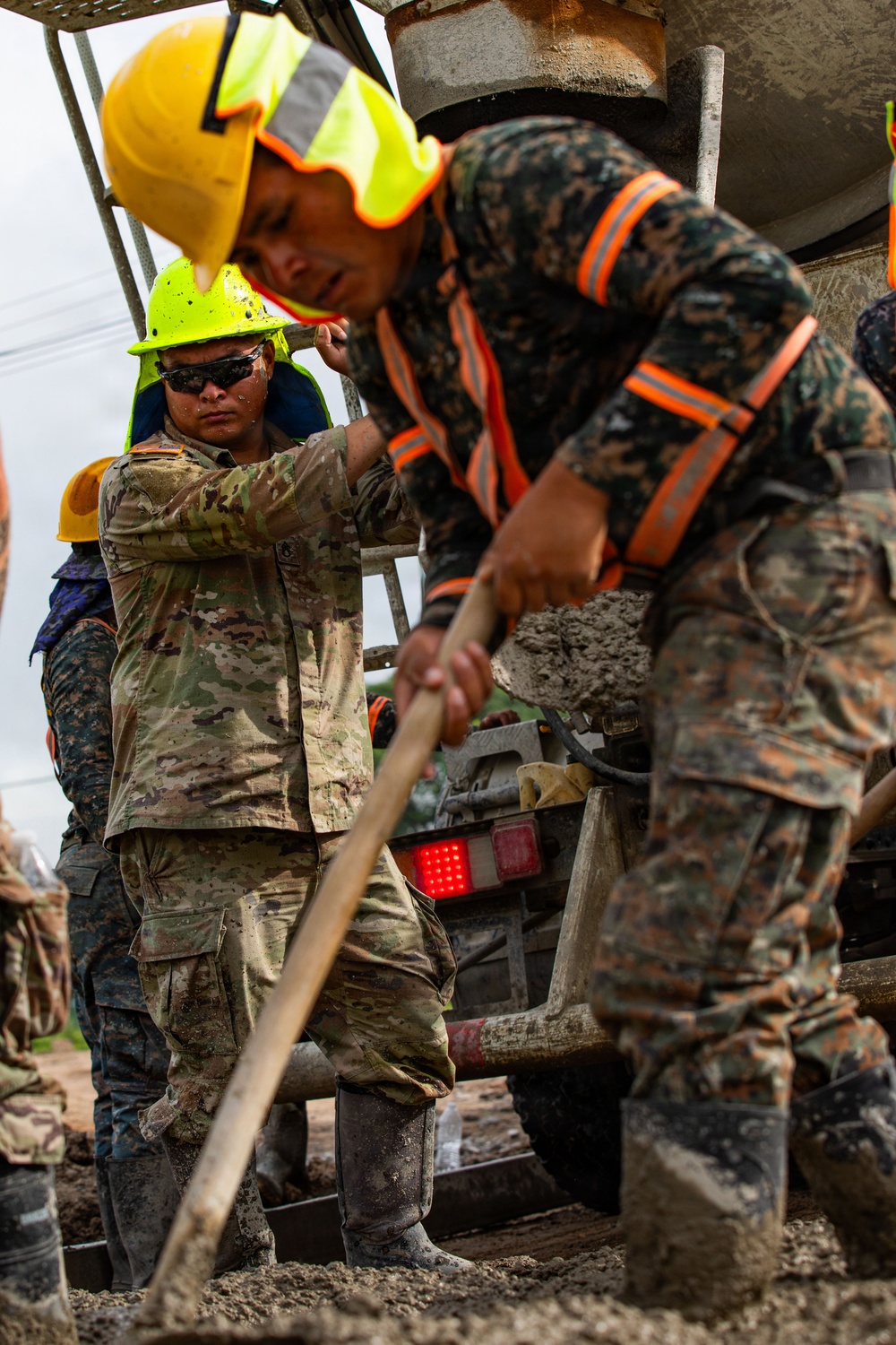 Arkansas National Guard Build Strong foundations with the Guatemala Army