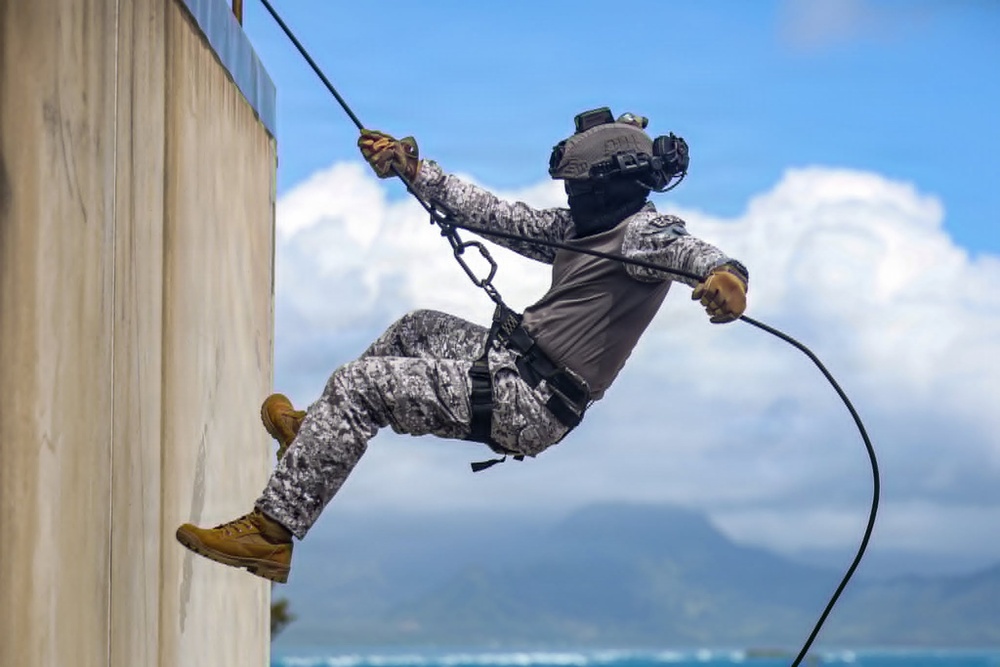 Philippine Coast Guard participates in multinational rappelling and fast rope training during RIMPAC 2026