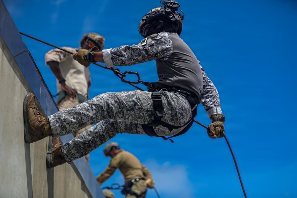 Philippines participates in multinational rappelling and fast rope training at RIMPAC 2026