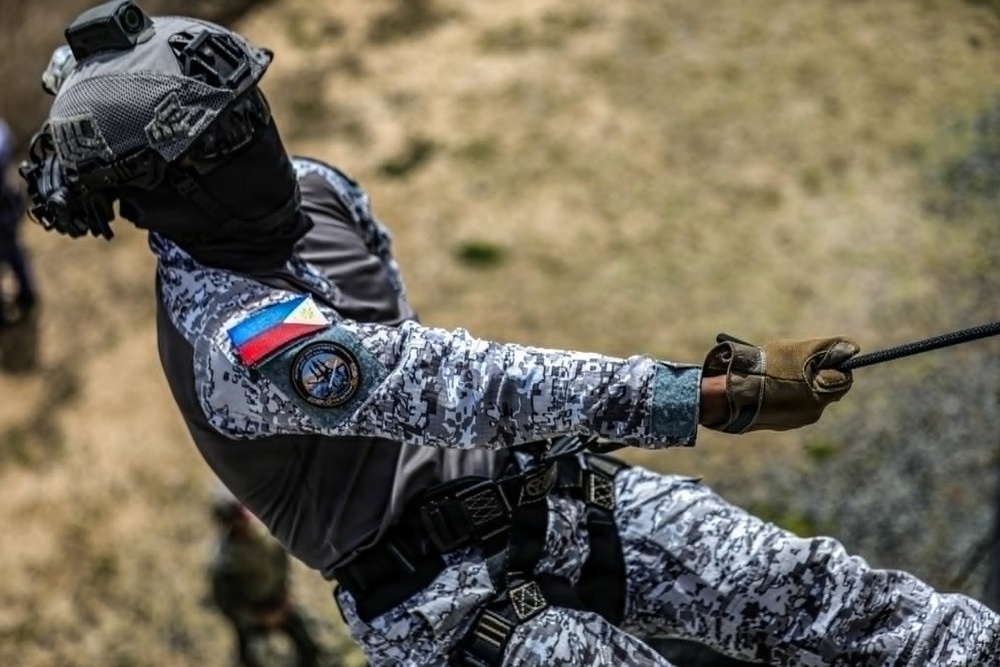 Philippines participates in multinational rappelling and fast rope training at RIMPAC 2026