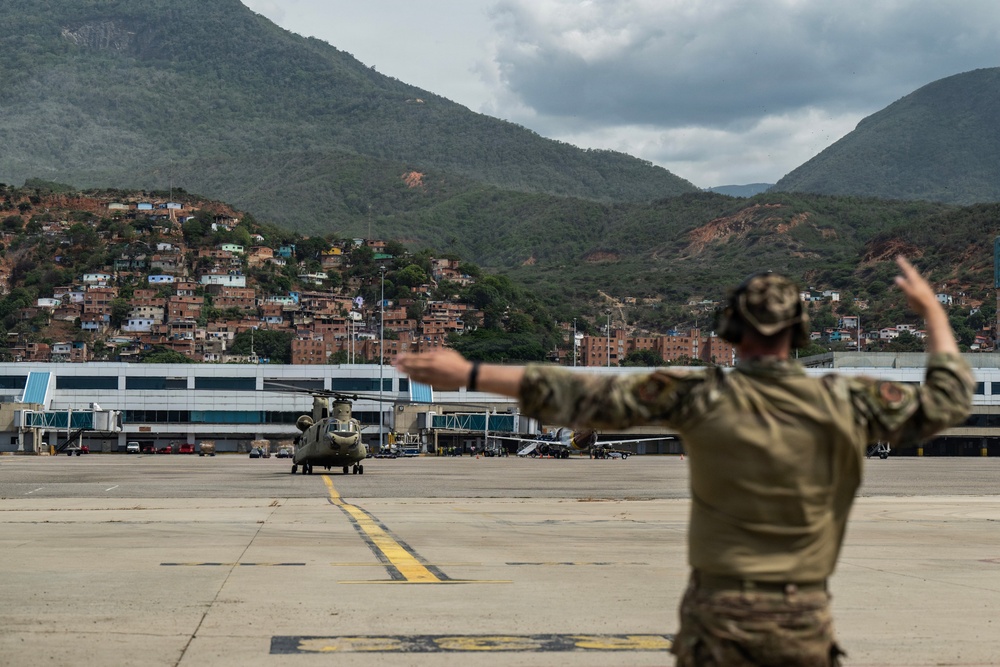 CRE Conducts CH-47 Refueling Operations