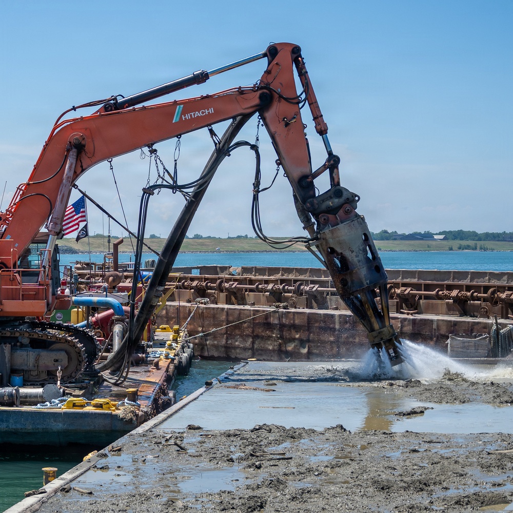 Fairport Harbor Dredging of the Grand River