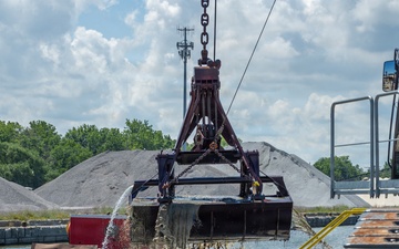 Fairport Harbor Dredging of the Grand River