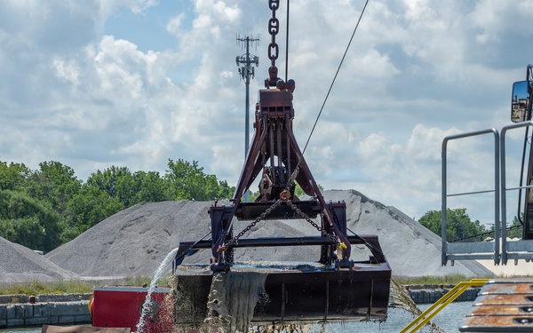 Fairport Harbor Dredging of the Grand River
