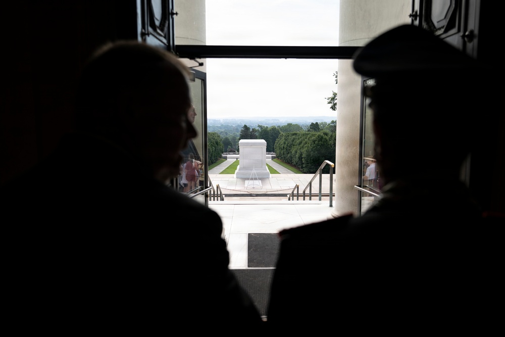 Italian Commander General of the Carabinieri Corps Lt. Gen. Salvatore Luongo Visits ANC