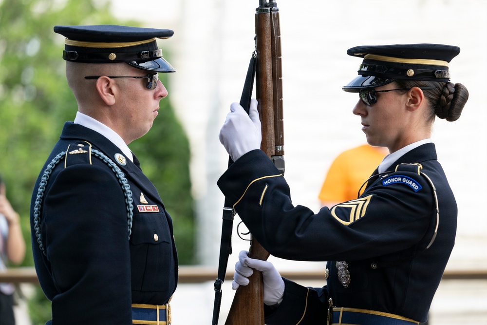 Italian Commander General of the Carabinieri Corps Lt. Gen. Salvatore Luongo Visits ANC