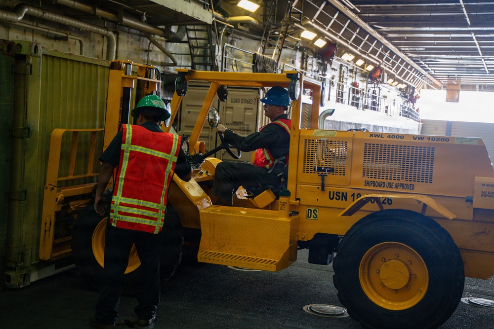 LCF-24: Cross-deck aboard USS San Antonio