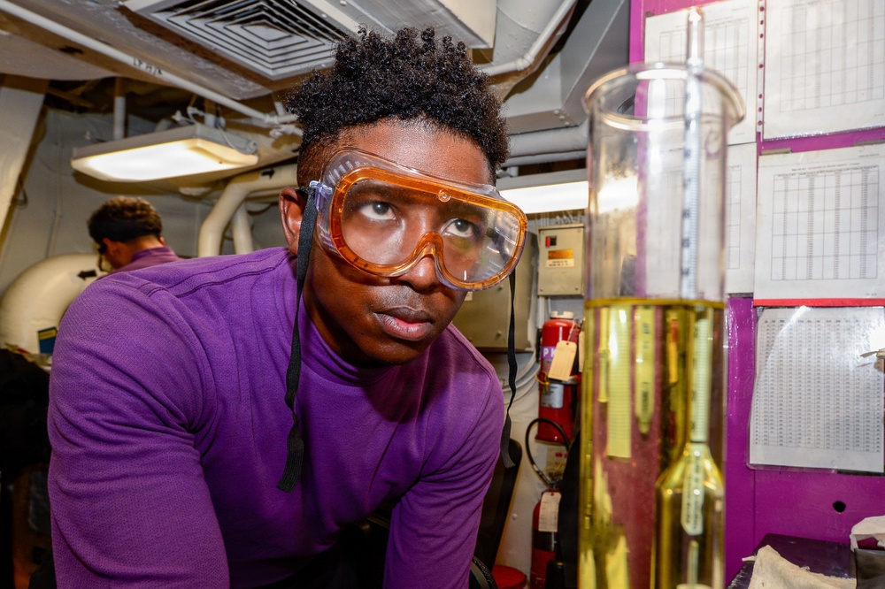 USS Carl Vinson (CVN 70) conducts jet propellant-5 testing