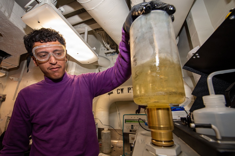 USS Carl Vinson (CVN 70) conducts jet propellant-5 testing