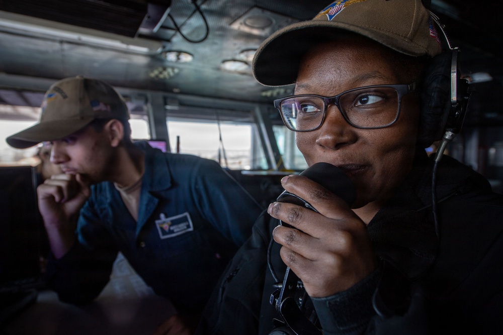 USS Carl Vinson (CVN 70) conducts bridge operations