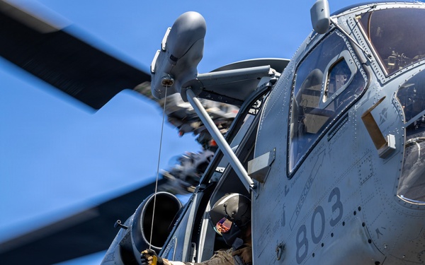 HMCS Ottawa conducts helicopter operations during RIMPAC 2026