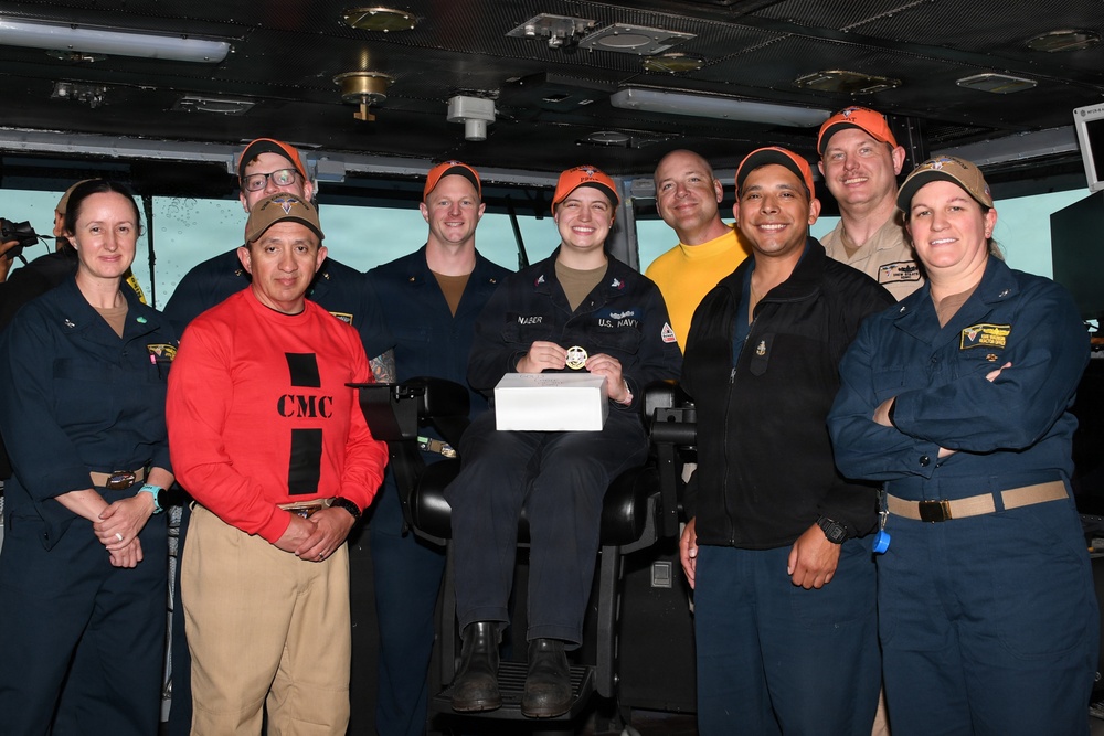 USS Carl Vinson (CVN 70) awards Gold Eagle of the Day