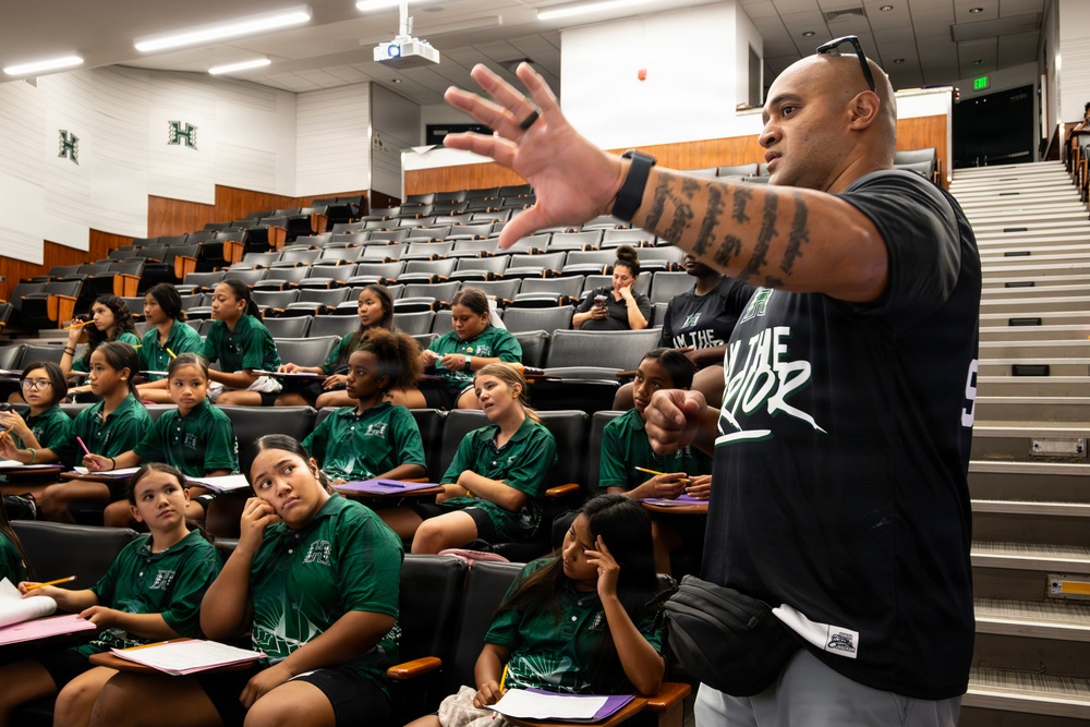 94th AAMDC Soldiers help mentor YIP students