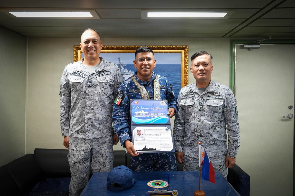 Philippine Navy contingent leaders pose with ARM Benito Juarez commanding officer