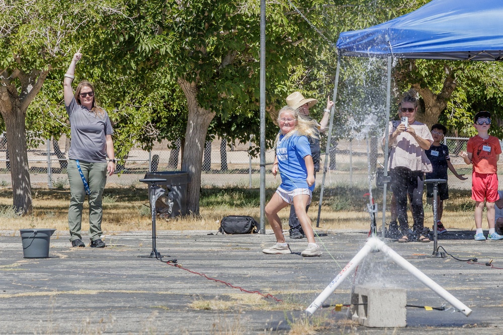 STARBASE hosts rocket science workshop at Edwards Air Force Base